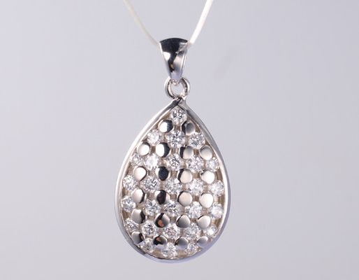 Pear Hollow Geometric 925 Sterling Silver Pendant για γυναίκες 925 Silver CZ Pendant Προσθέστε μια πινελιά πολυτέλειας στη συλλογή κοσμημάτων σας 925 Silver CZ Pendant
