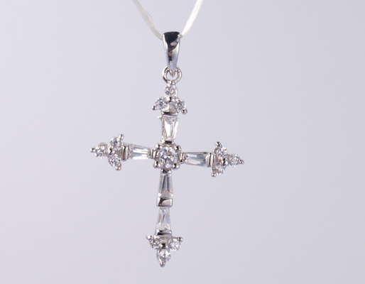 Νέο Cross συλλογή 925 Sterling Ασημένιο θρησκευτικό μενταγιόν με λαμπερό κύβικο ζιρκόνια πάγο